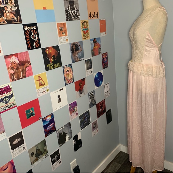 Vintage Lace Peplum Nightgown - Picture 2 of 9